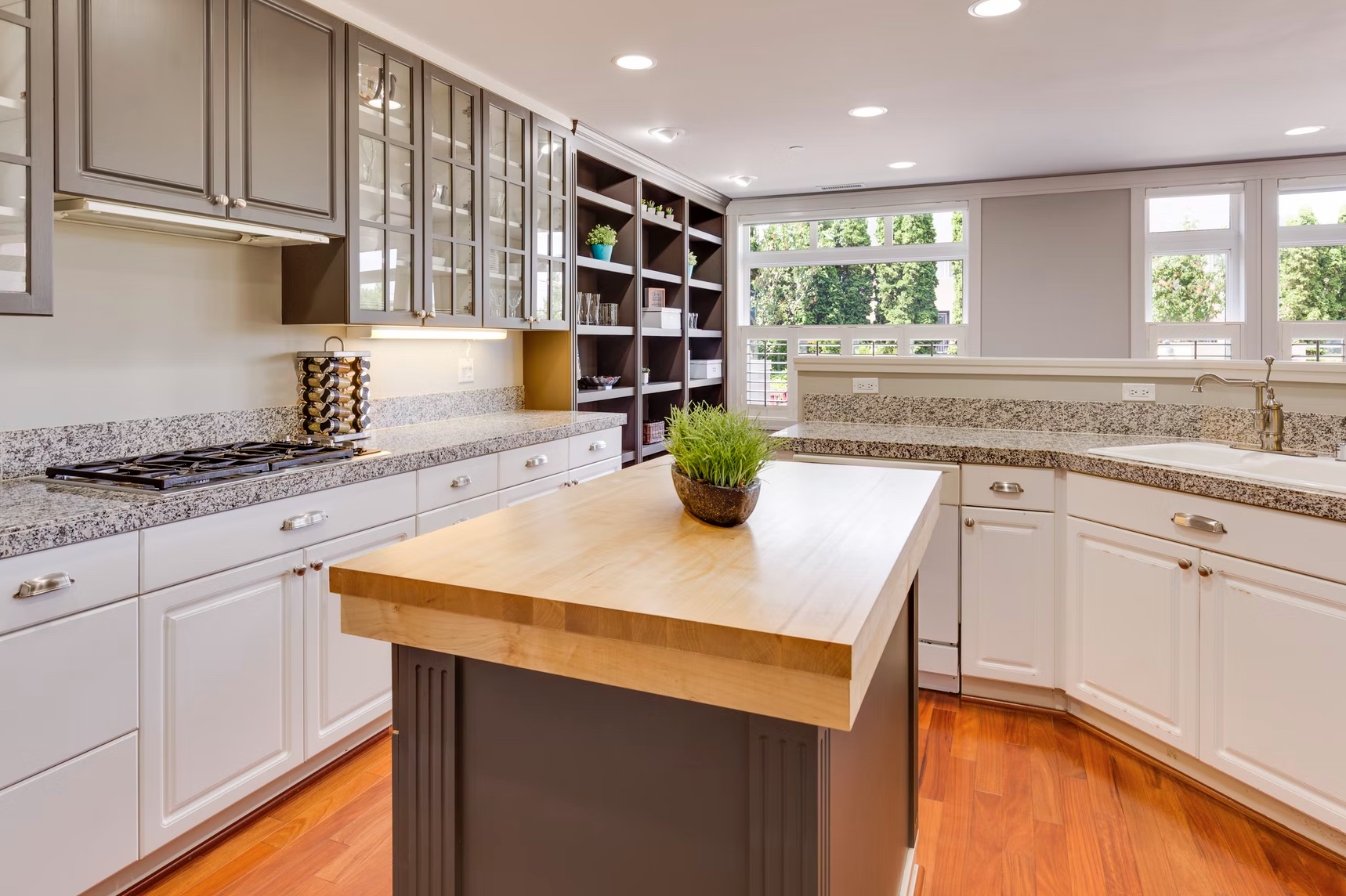 How to Match Granite Countertops to your Custom Royal